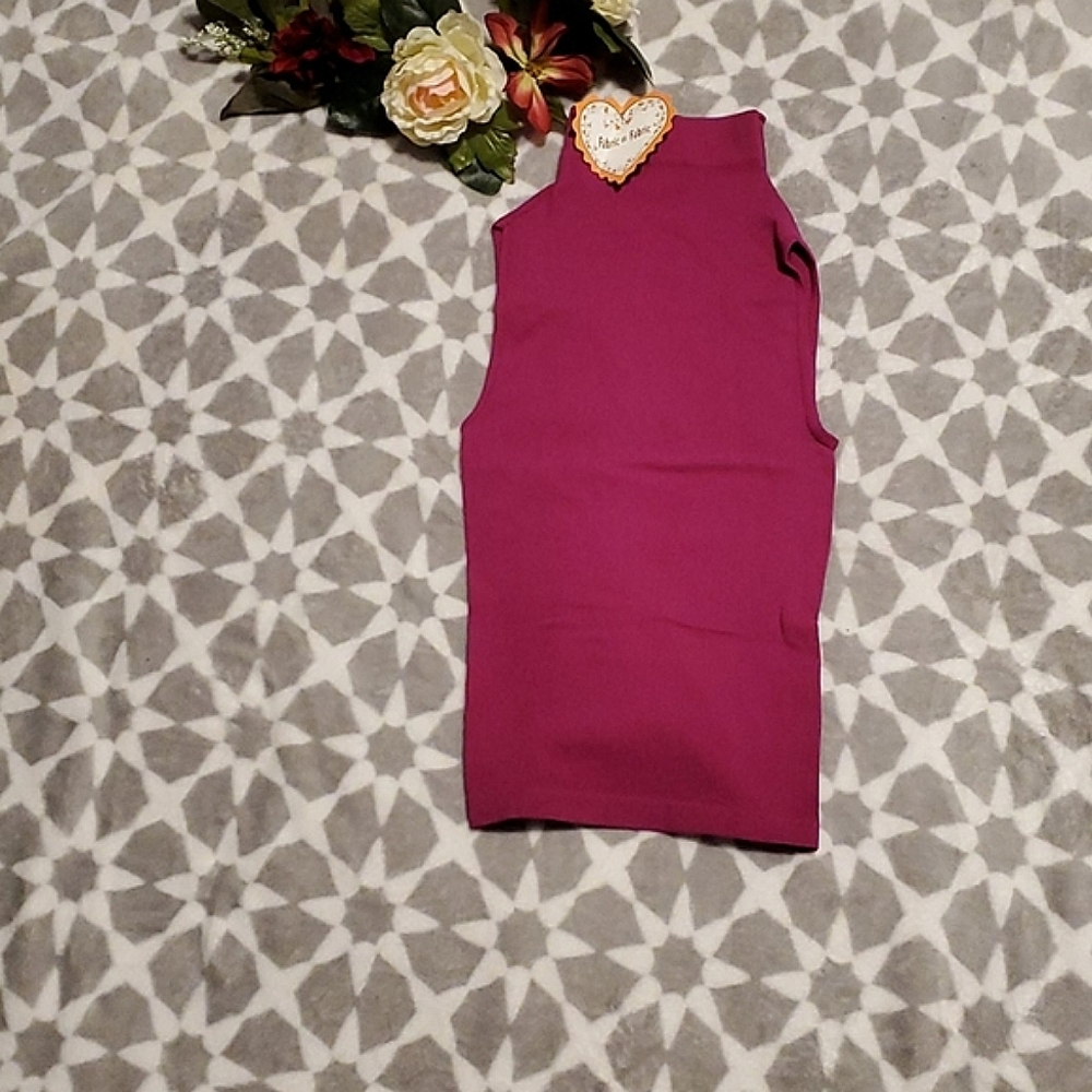 F & F sleeveless mock neck top
